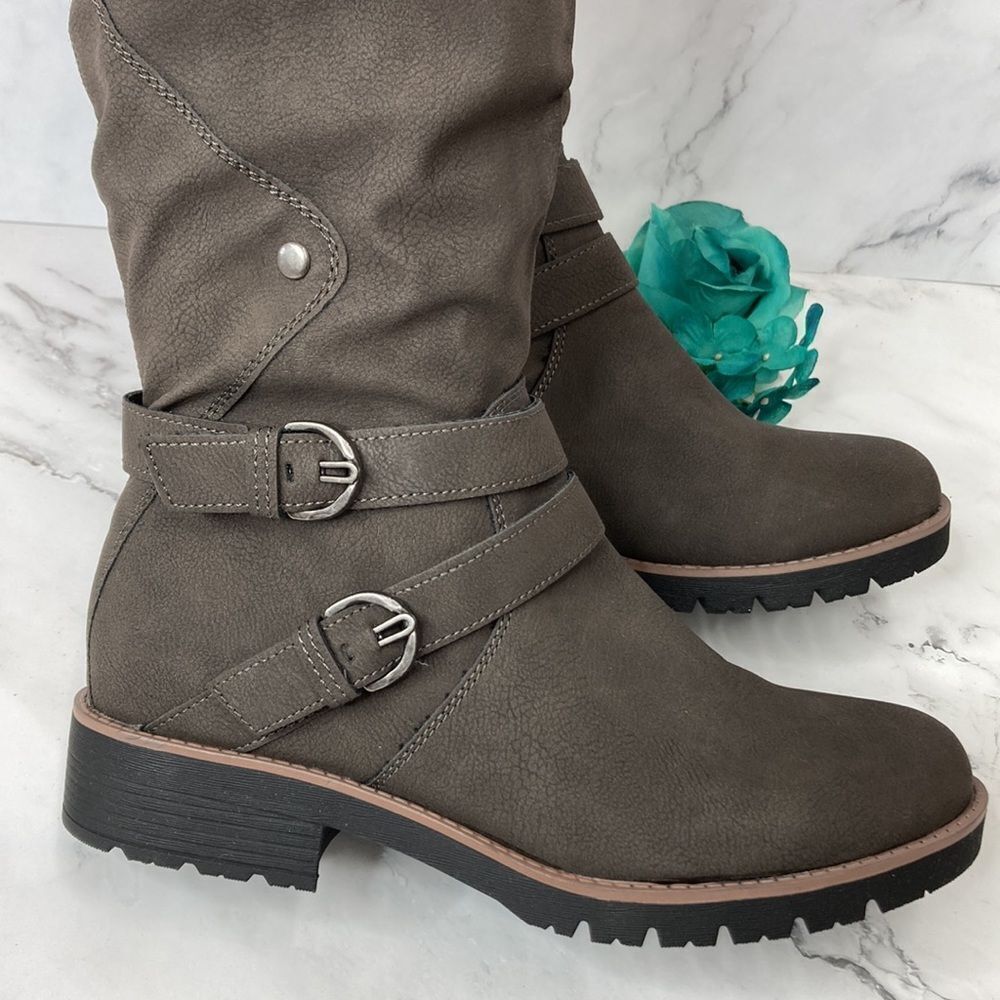 SUN + STONE Brinley Charcoal Strapped Lug-Sole Boots - Picture 5 of 7